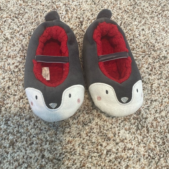 Other - Adorable toddler penguin slippers